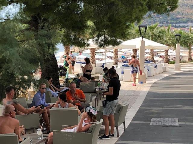 Aparthotel Villa Mozart Podgora Exterior photo