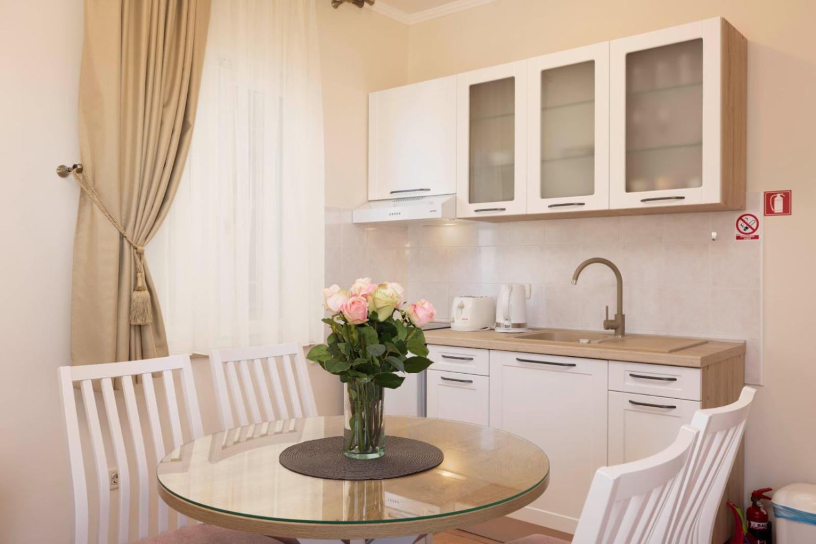 Aparthotel Villa Mozart Podgora Exterior photo